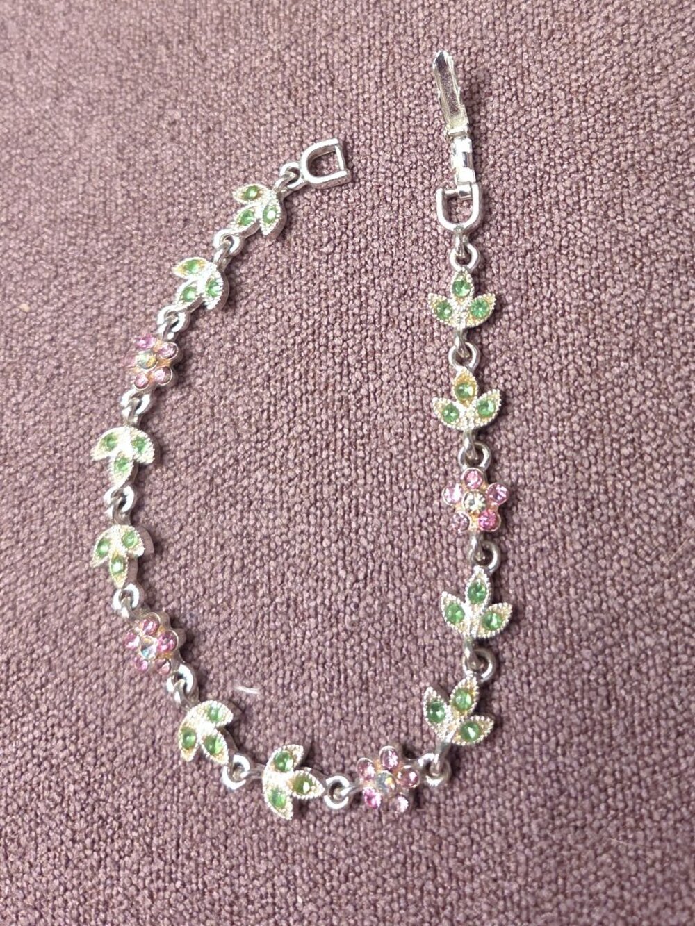 Avon Vintage Floral Link Bracelet - Like New